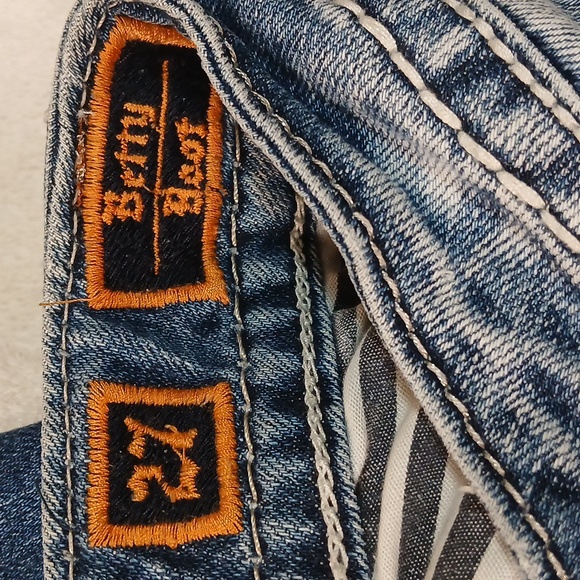 Rock Revival Jeans - Picture 6 of 8